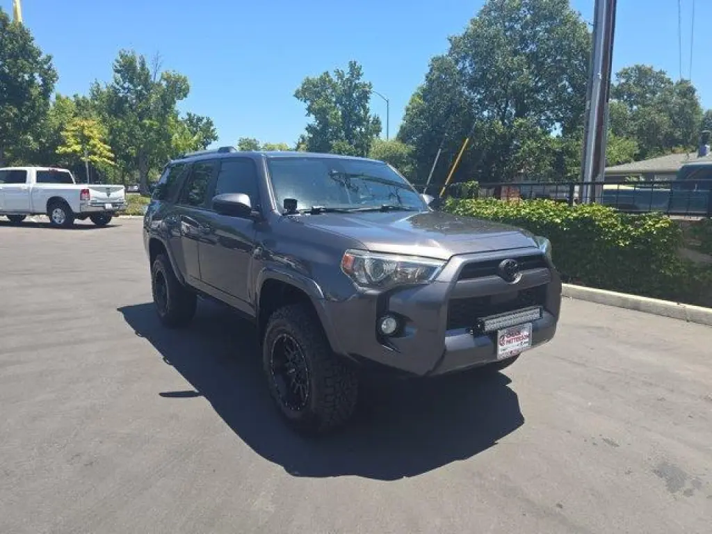 Toyota 4Runner 2020 4x4 SR5 4dr SUV