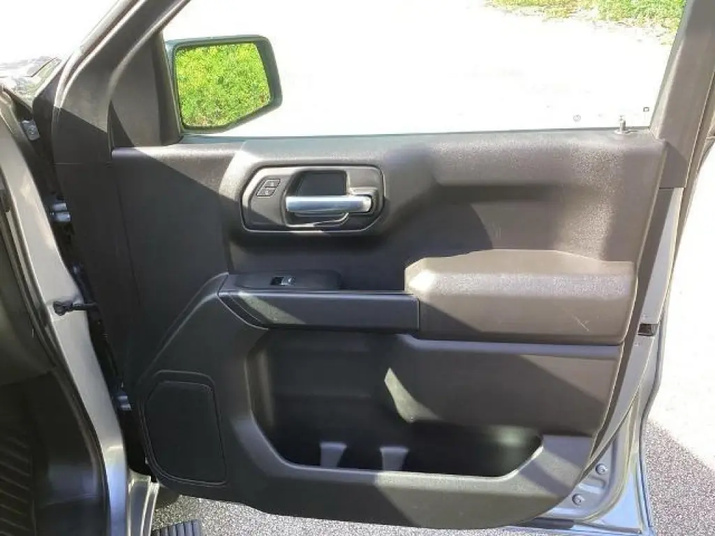 Chevrolet Silverado 1500 2023 4x4 Custom 4dr Crew Cab 5.8 ft. SB