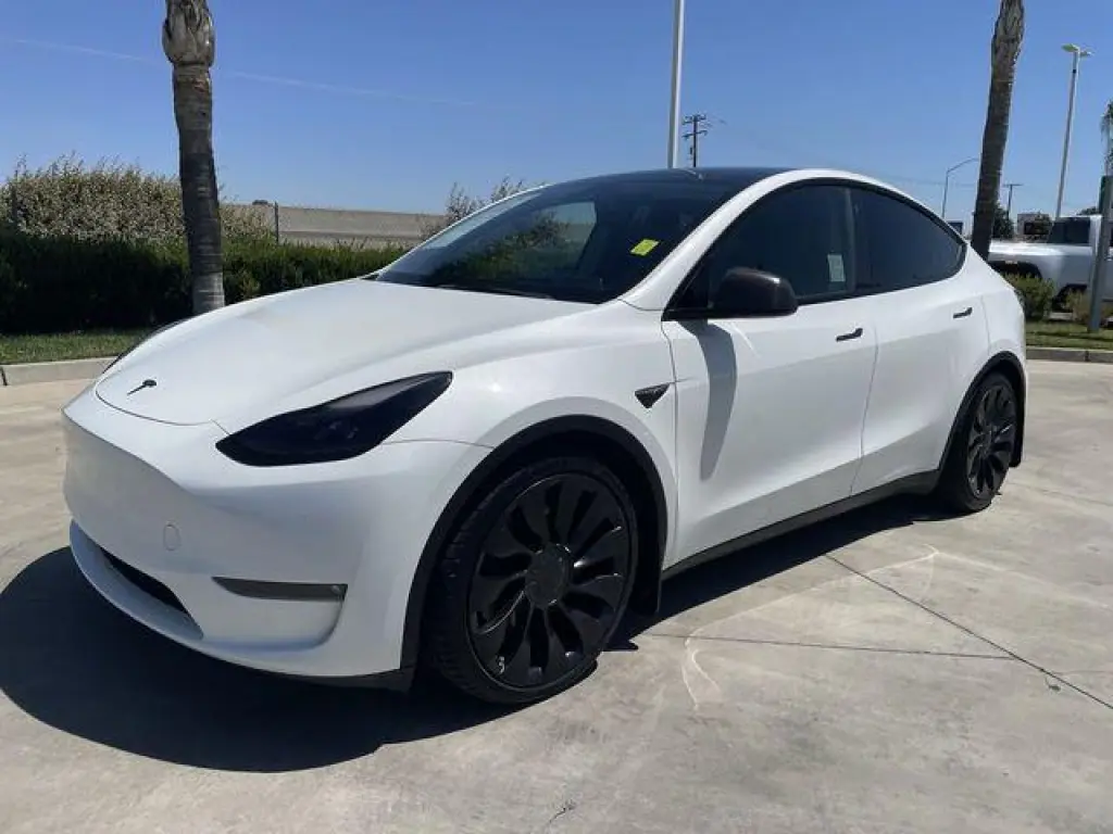 Tesla Model Y 2023 AWD Performance 4dr Crossover