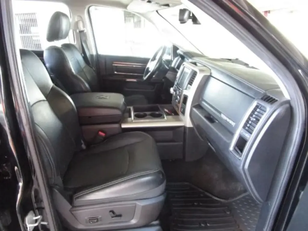 2014 RAM 1500 CREW CAB