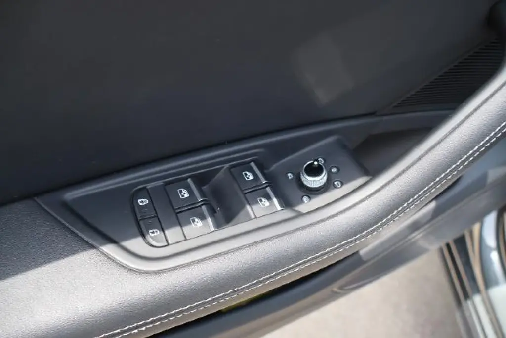 Audi A4 2023 AWD quattro S line Premium Plus 45 TFSI 4dr Sedan