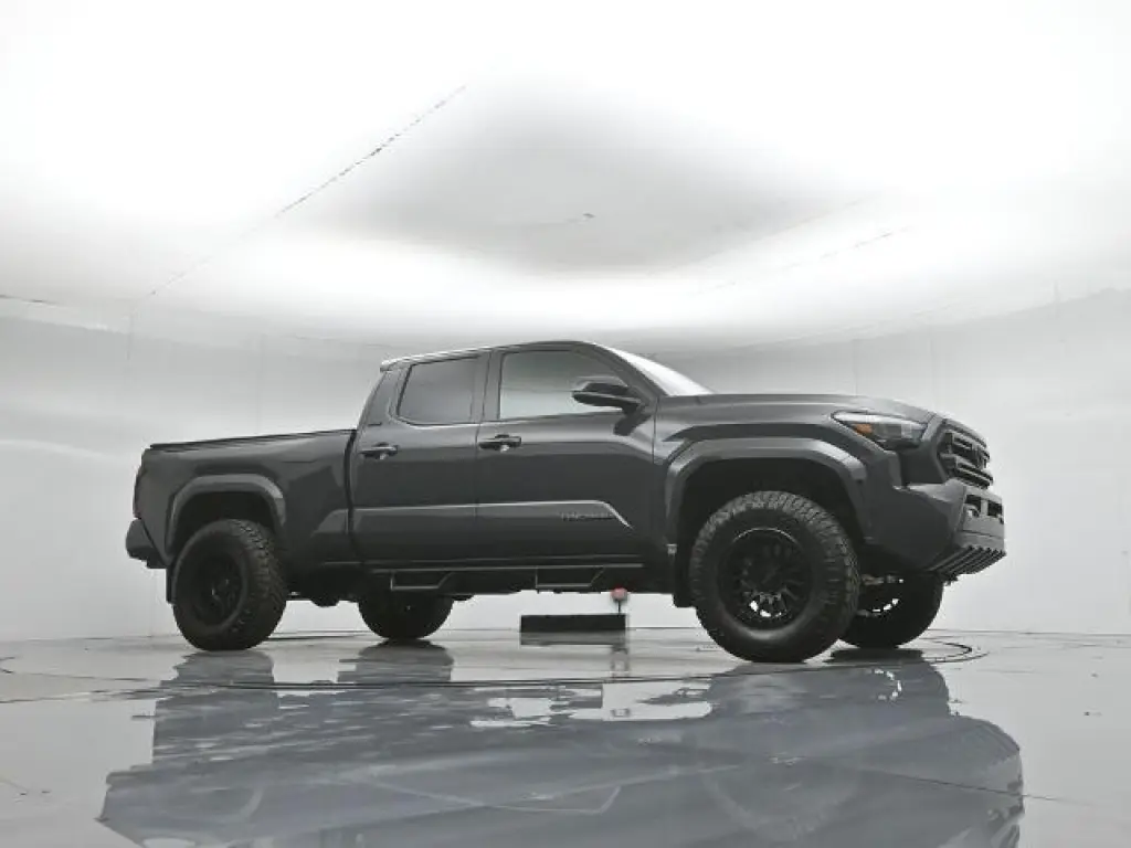 Toyota Tacoma 2025 4x2 SR5 4dr Double Cab 5.0 ft SB
