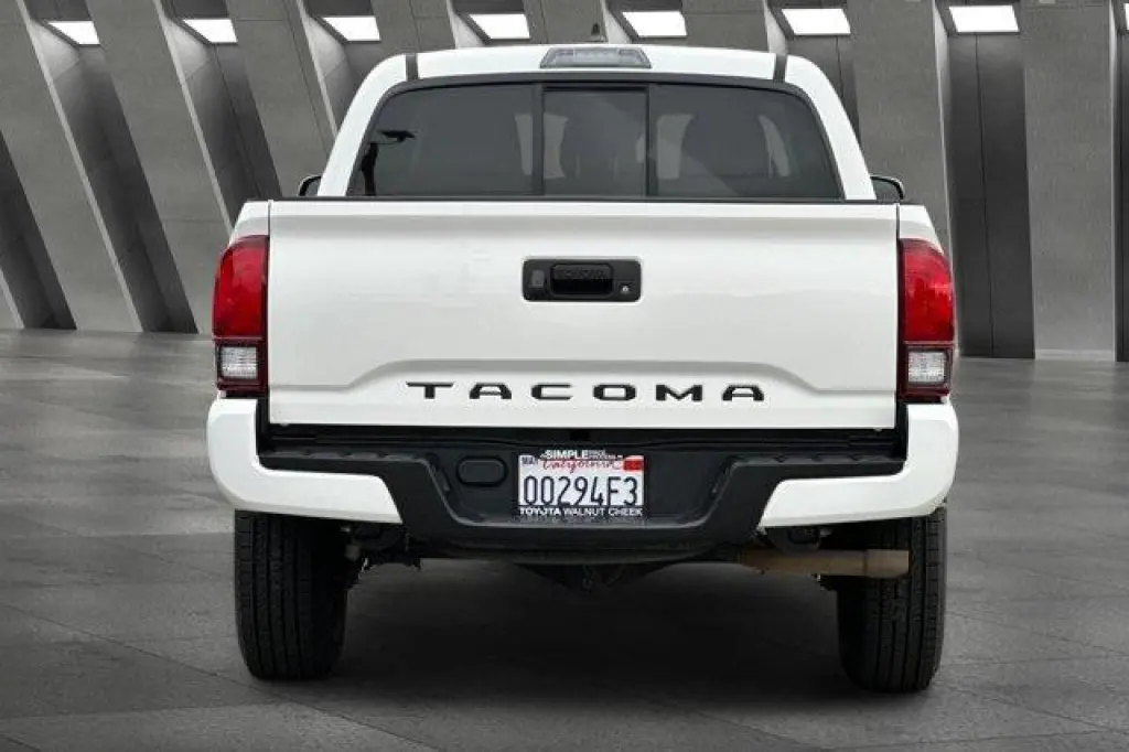 Toyota Tacoma 2021 4x2 SR 4dr Double Cab 5.0 ft SB