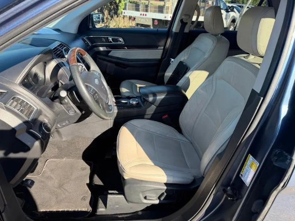 Ford Explorer 2019 AWD Platinum 4dr SUV