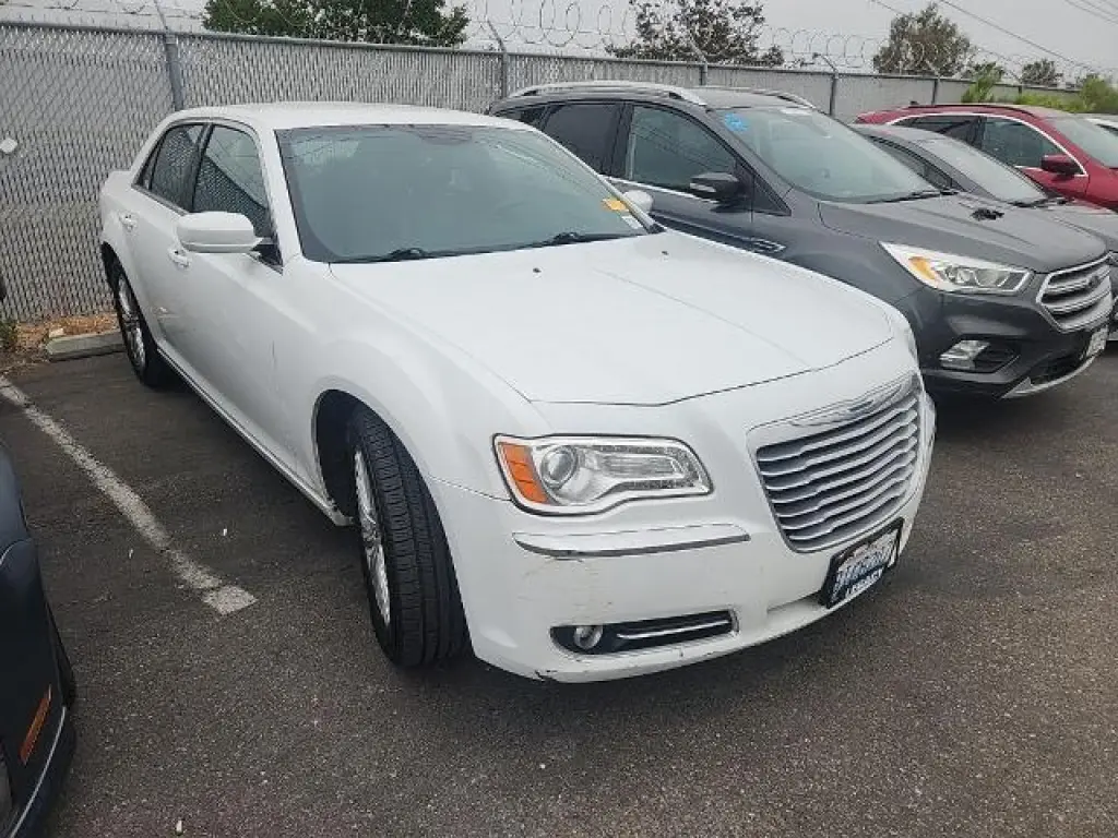 Chrysler 300 2013 AWD Base 4dr Sedan