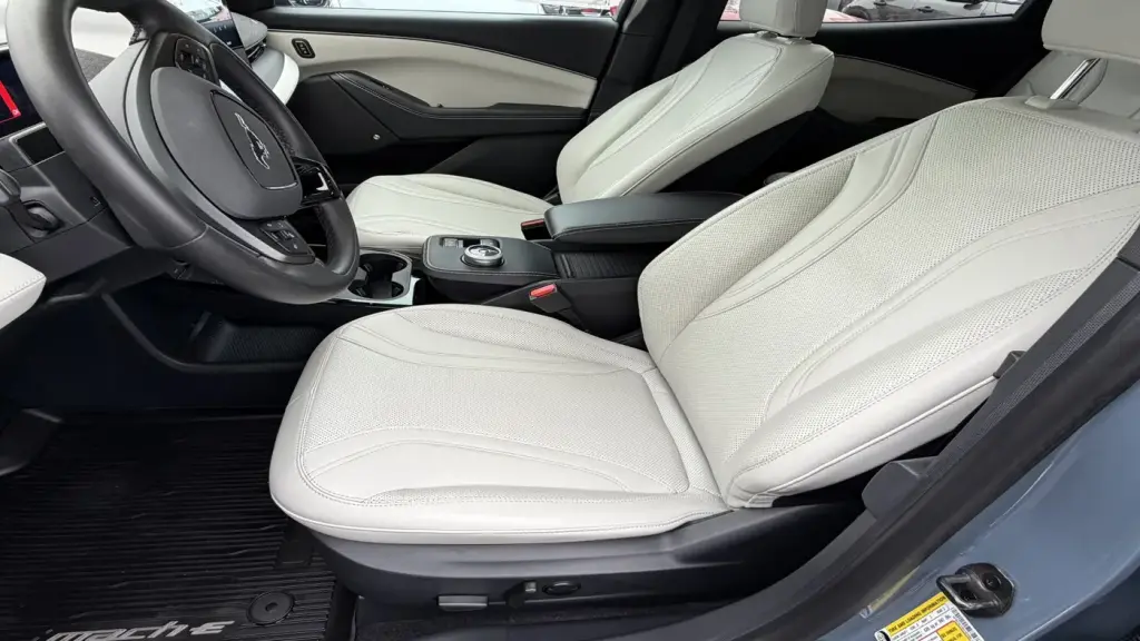Ford Mustang Mach-E 2023 Premium 4dr SUV