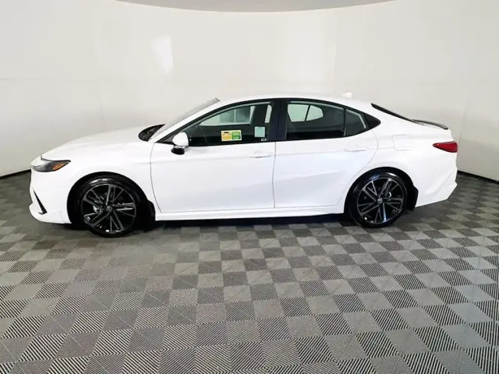 Toyota Camry 2026 SE 4dr Sedan