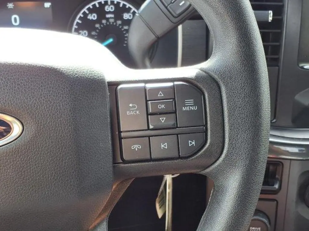 Ford F-150 2023 4x2 XL 4dr SuperCrew 5.5 ft. SB