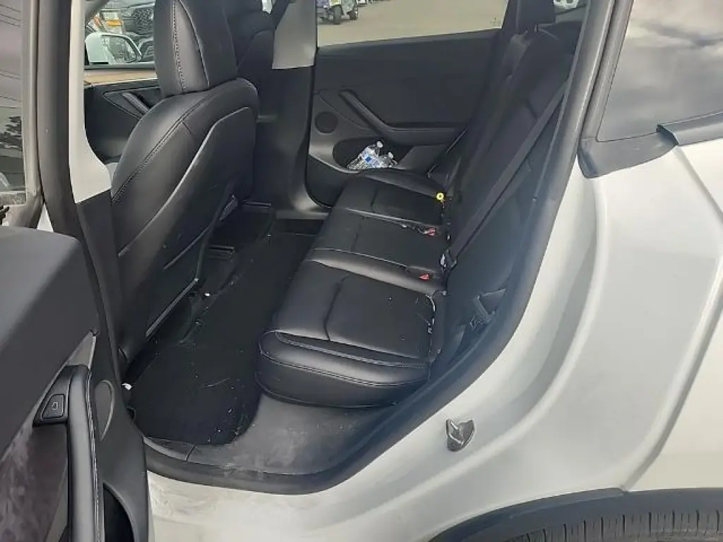Tesla Model Y 2022 AWD Long Range 4dr Crossover