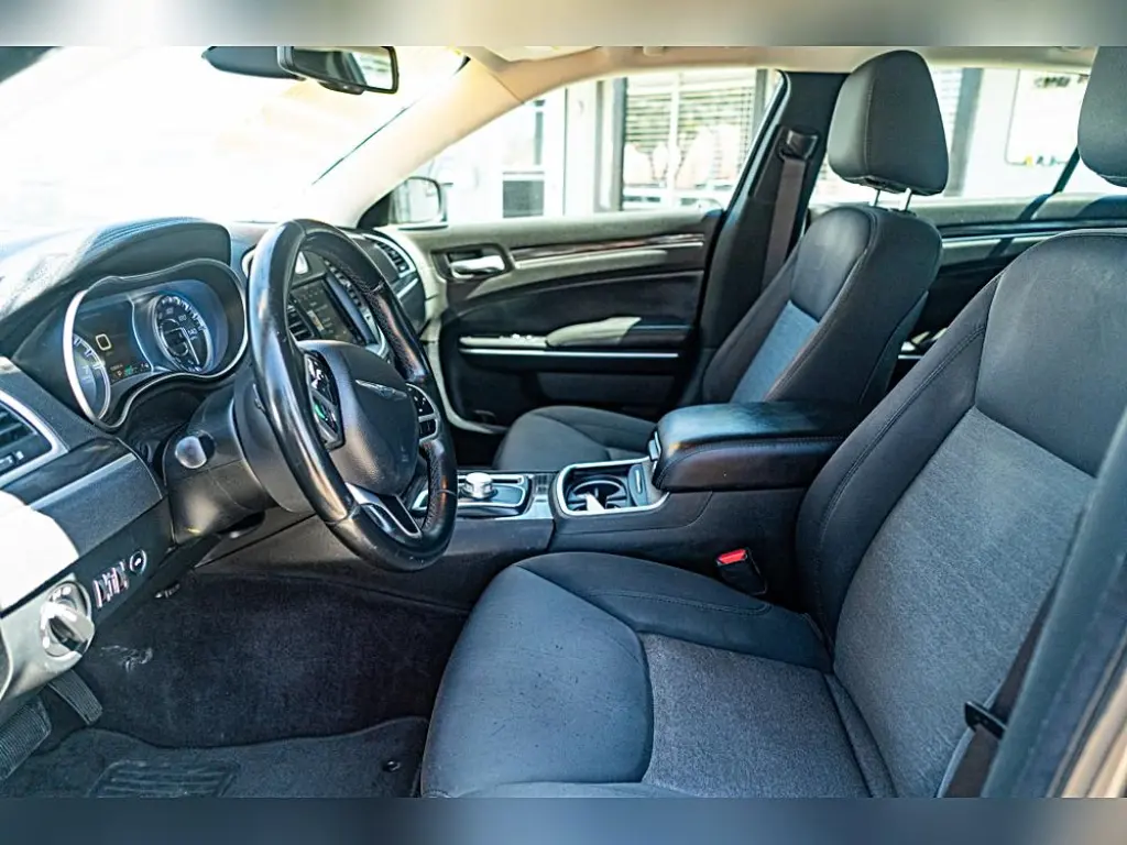 2018 Chrysler 300