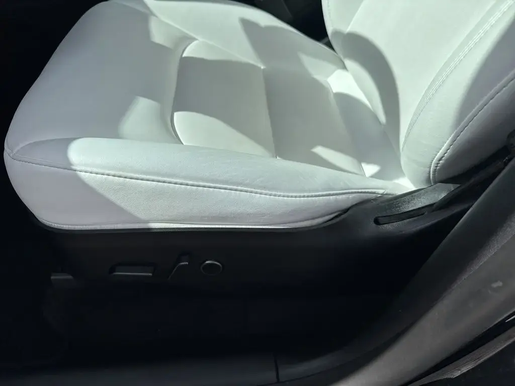 Tesla Model Y 2022 AWD Performance 4dr Crossover
