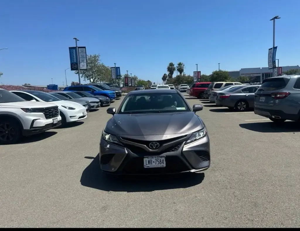 Toyota Camry 2018 SE 4dr Sedan