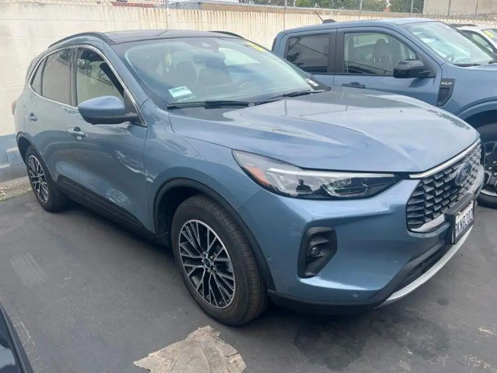 Ford Escape Plug-In Hybrid 2023 Base 4dr SUV