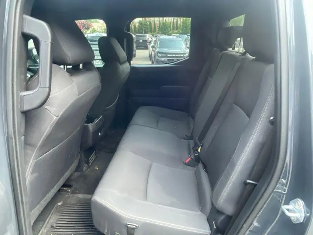 Toyota Tacoma 2025 4x4 SR5 4dr Double Cab 5.0 ft SB