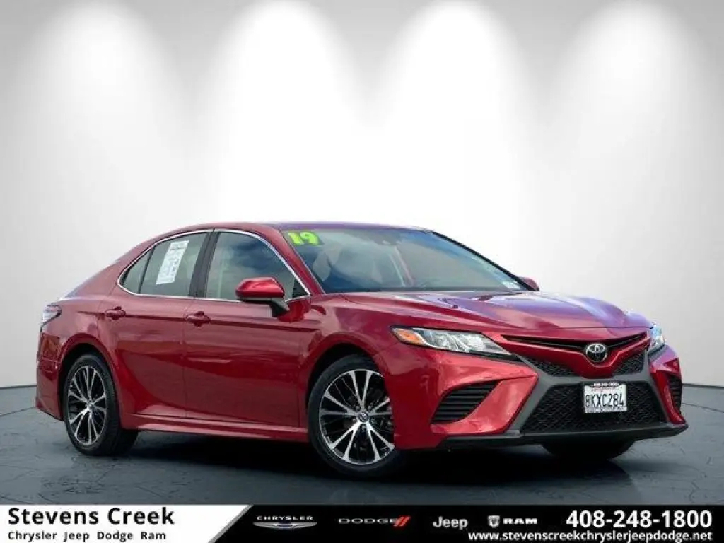 Toyota Camry 2019 SE 4dr Sedan