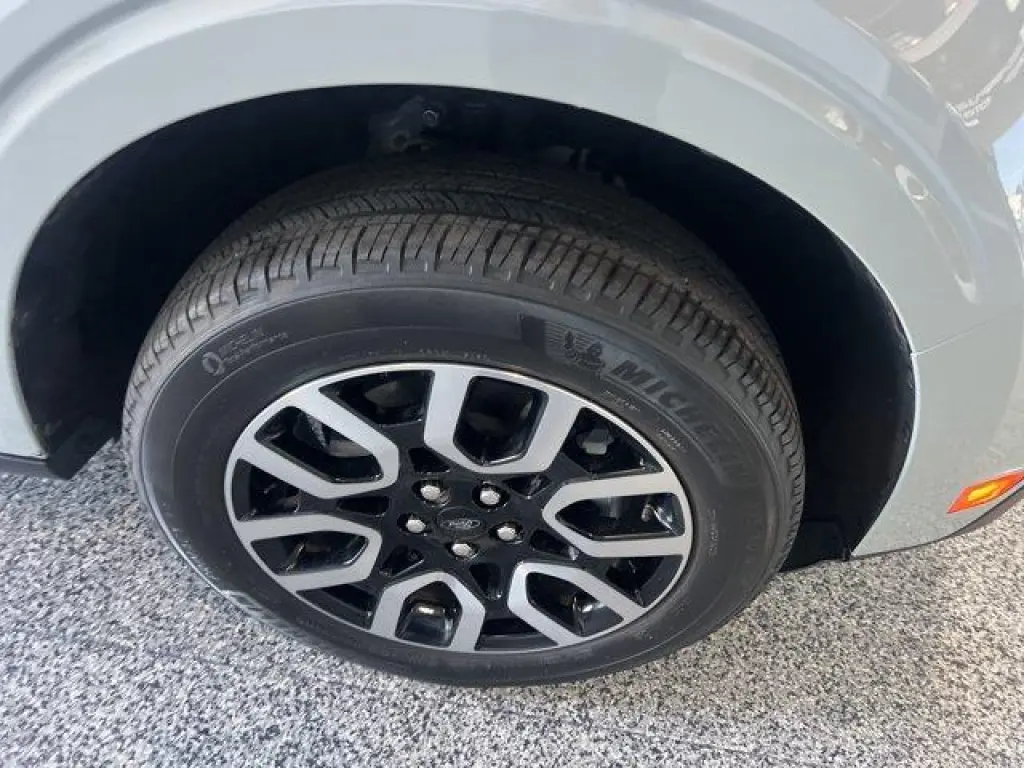 Ford Maverick 2023 AWD XL 4dr SuperCrew 4.5 ft. SB