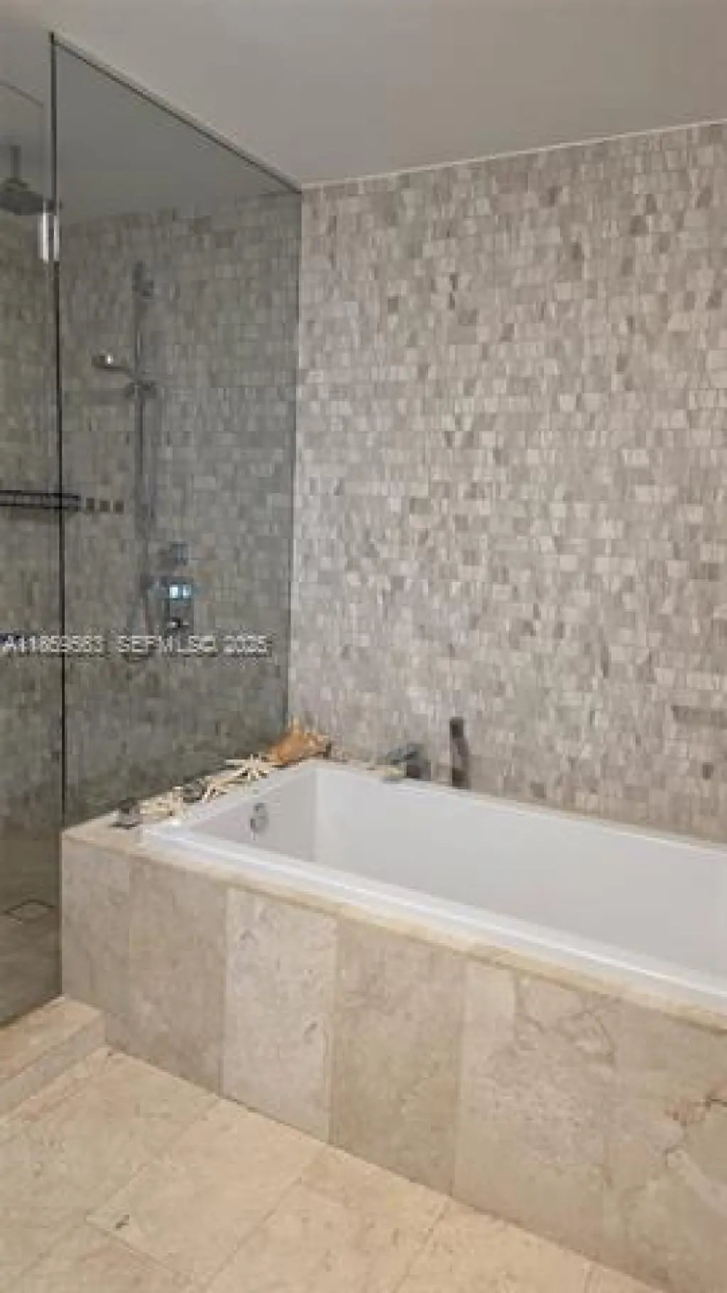 Propiedad en alquiler con 2 habitaciones y 2.5 baños en Miami