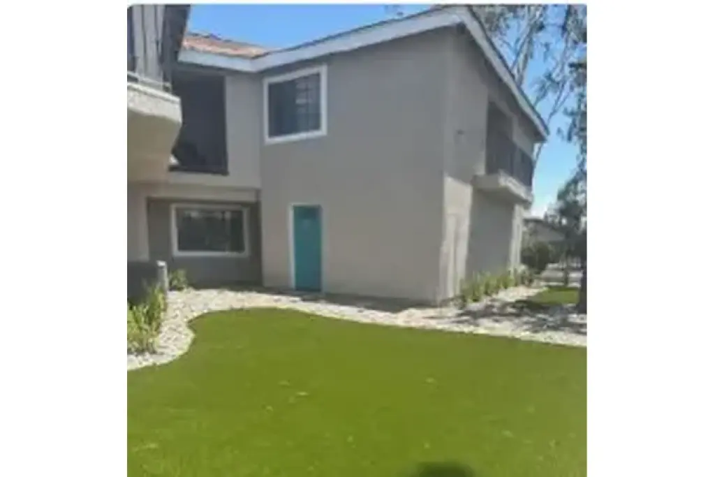 BALDWIN PARK TOWNHOUSE
