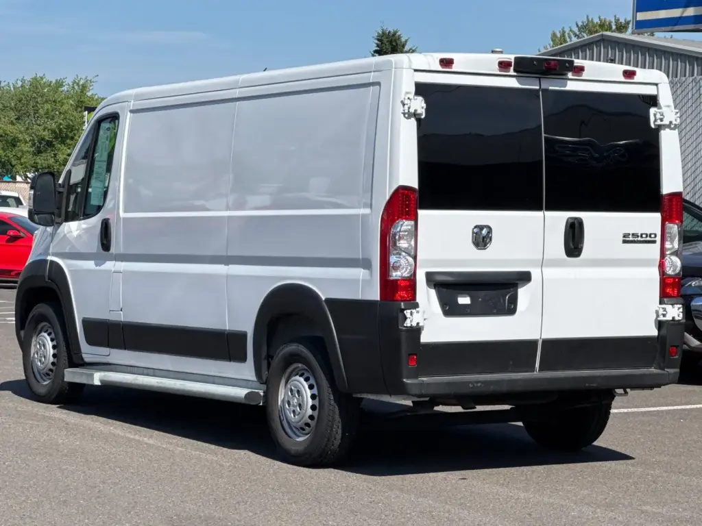 Ram ProMaster 2025 SLT 2500 136 WB 3dr Low Roof Cargo Van
