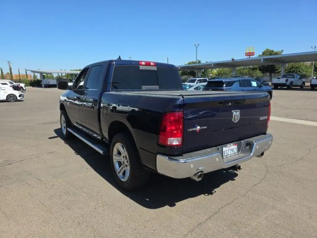 Ram 1500 2017 4x4 Big Horn 4dr Crew Cab 5.5 ft. SB Pickup