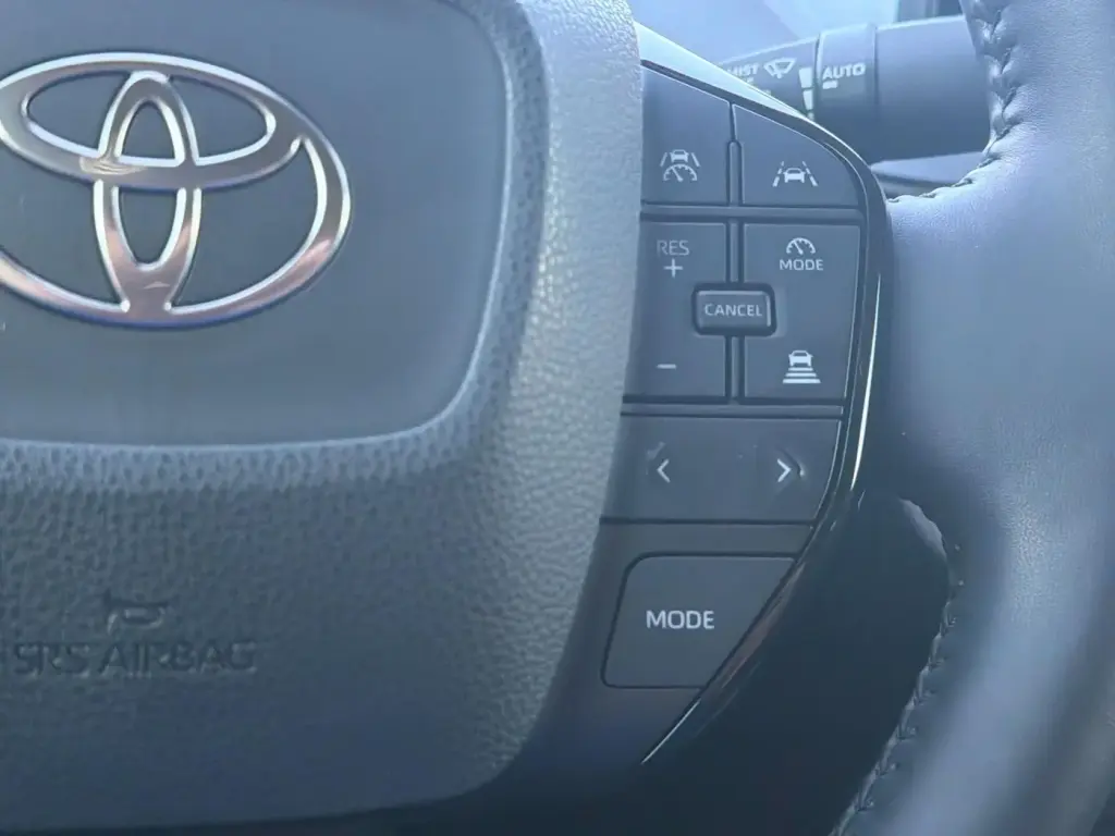 Toyota Prius 2024 XLE 4dr Hatchback