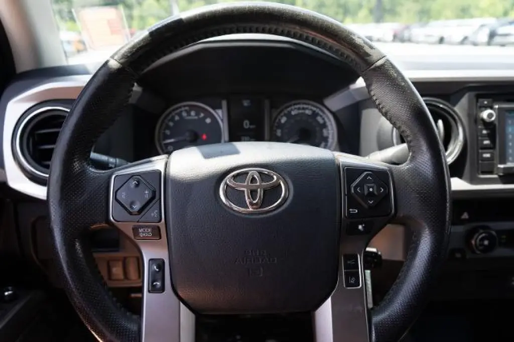 Toyota Tacoma 2018 4x2 SR5 4dr Double Cab 5.0 ft SB