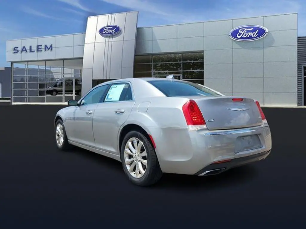Chrysler 300 2015 AWD Limited 4dr Sedan