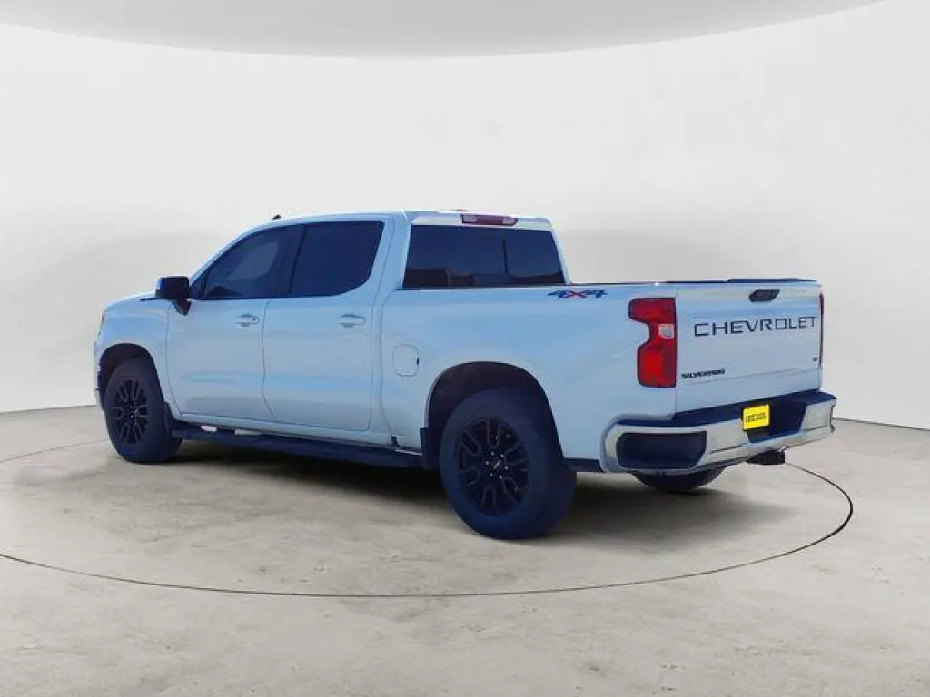 Chevrolet Silverado 1500 2023 4x4 LT 4dr Crew Cab 5.8 ft. SB w/1LT