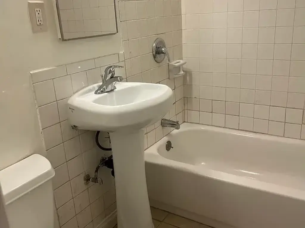 3 bedroom 2 bathroom Downey