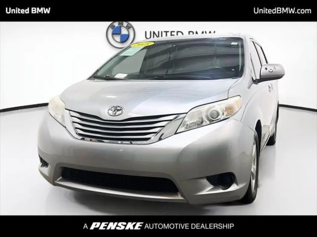 Toyota Sienna 2015 LE 7-Passenger Auto Access Seat 4dr Mini-Van