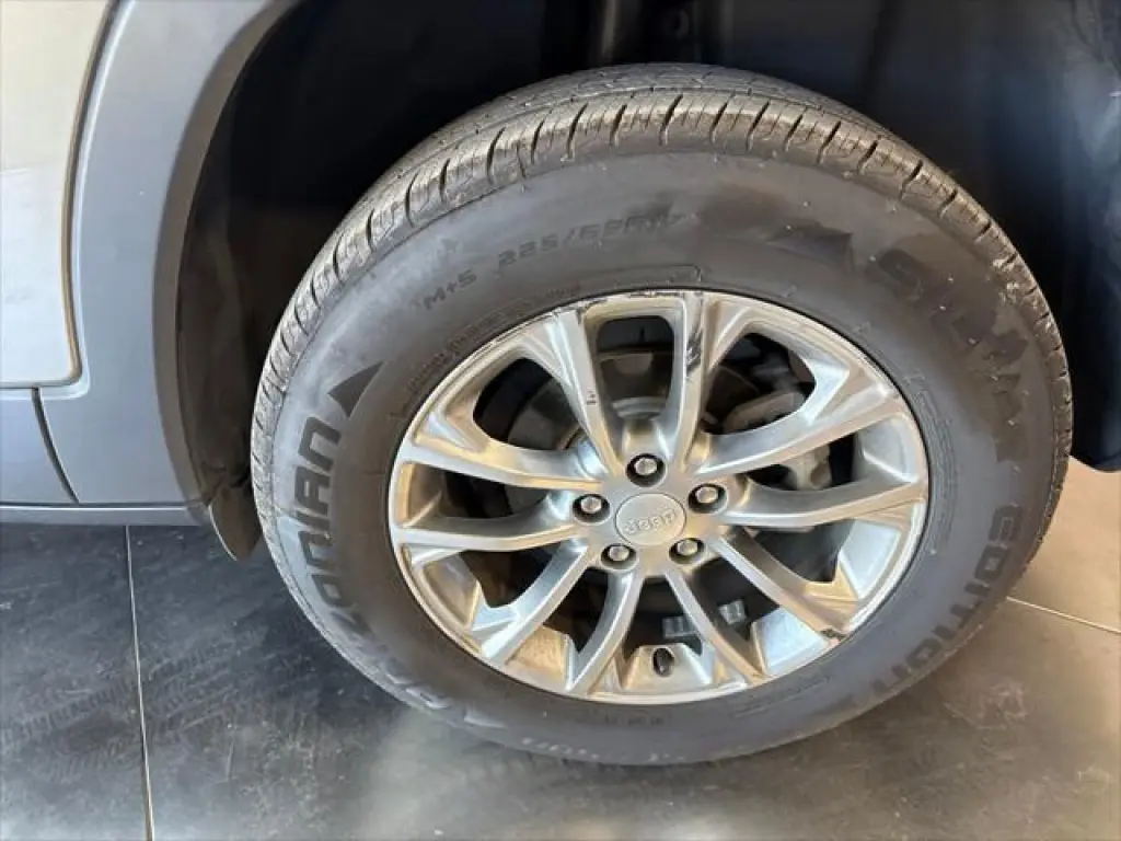 Jeep Cherokee 2019 Latitude Plus 4dr SUV