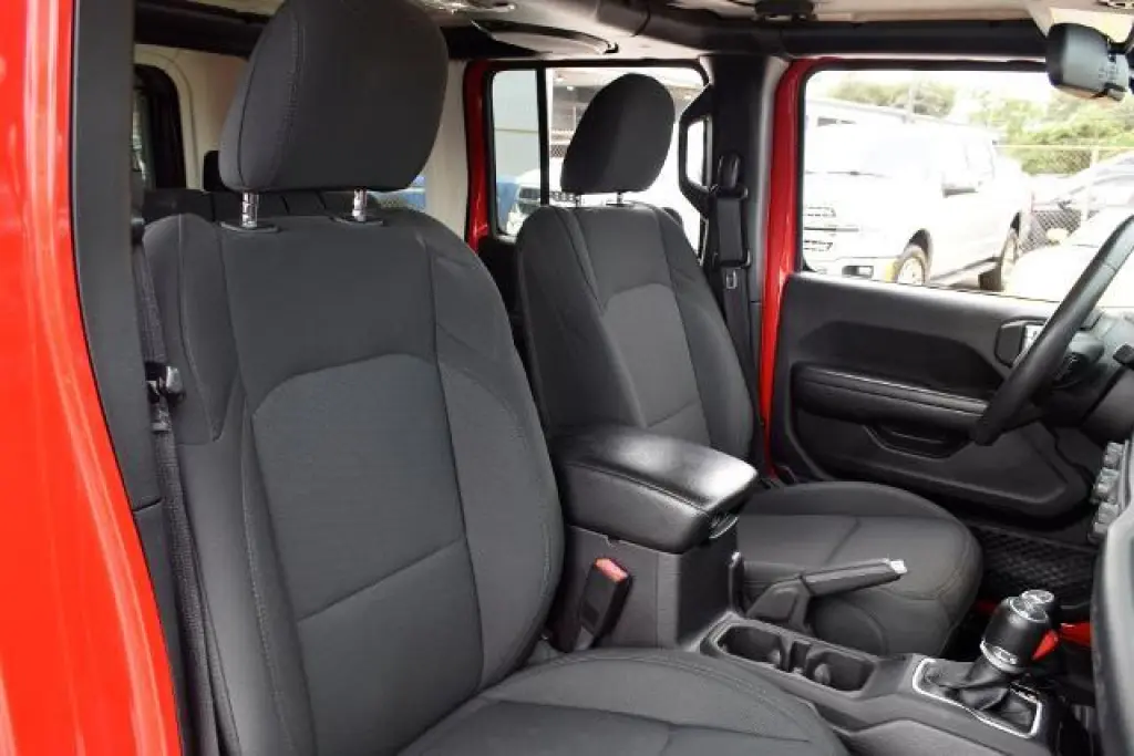 Jeep Wrangler Unlimited 2018 4x4 Sport 4dr SUV (midyear release)