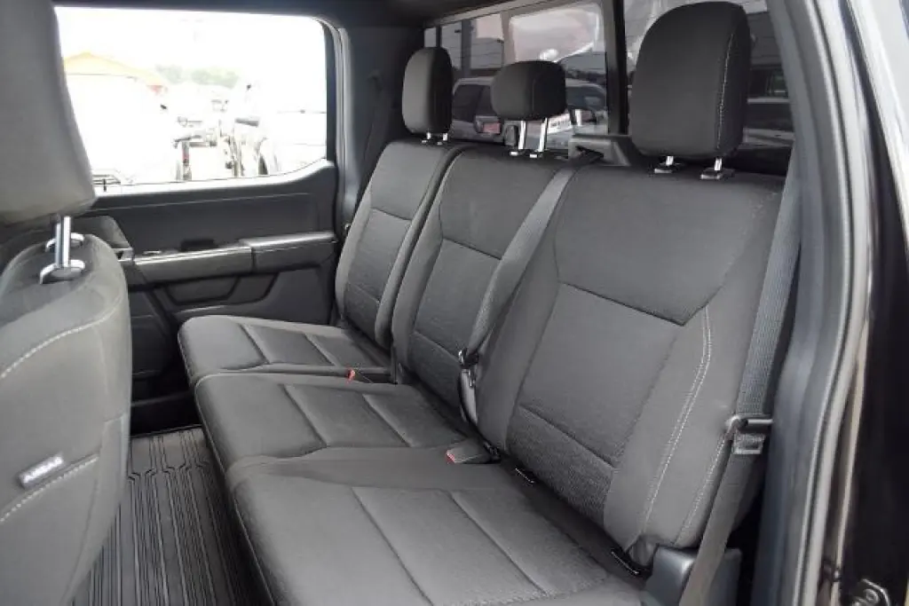 Ford F-150 2023 4x4 Platinum 4dr SuperCrew 5.5 ft. SB