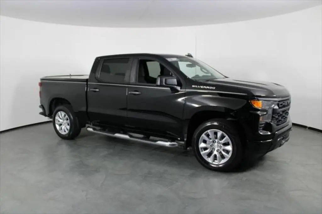 Chevrolet Silverado 1500 2024 4x2 Custom 4dr Crew Cab 5.8 ft. SB