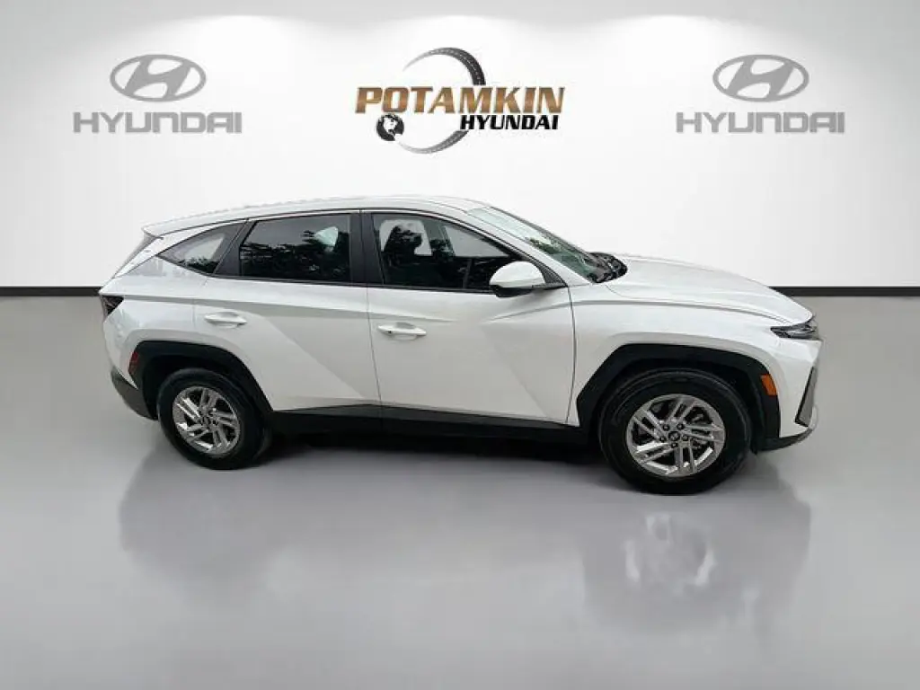 Hyundai TUCSON 2025 SE 4dr SUV