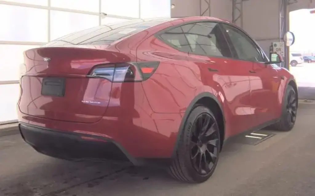 Tesla Model Y 2021 AWD Long Range 4dr Crossover