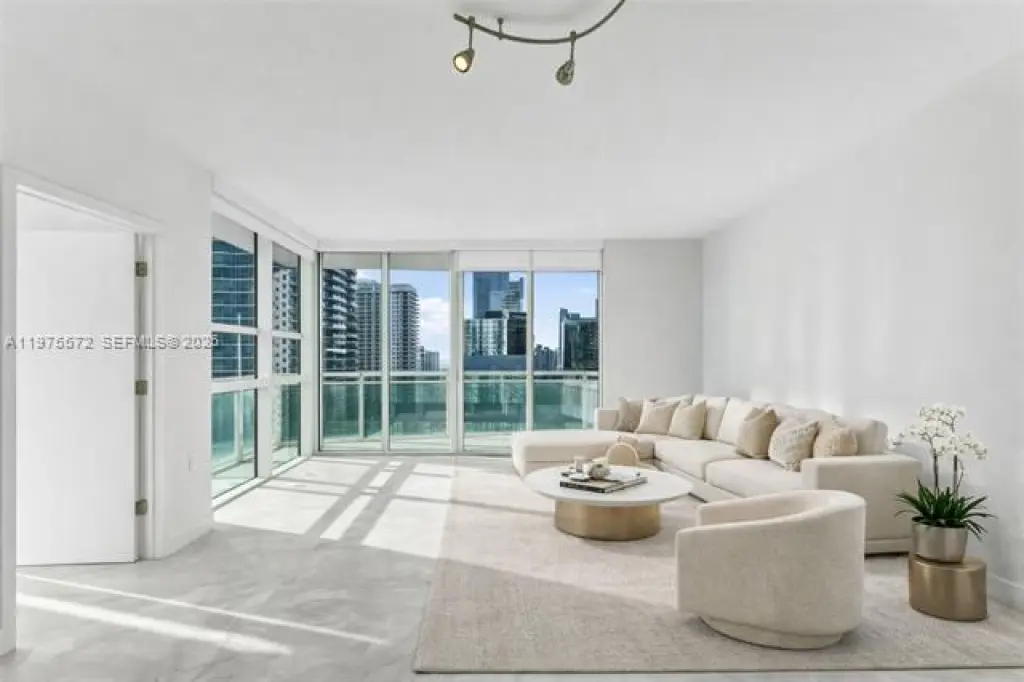 Propiedad en alquiler con 2 habitaciones y 2.5 baños en Miami
