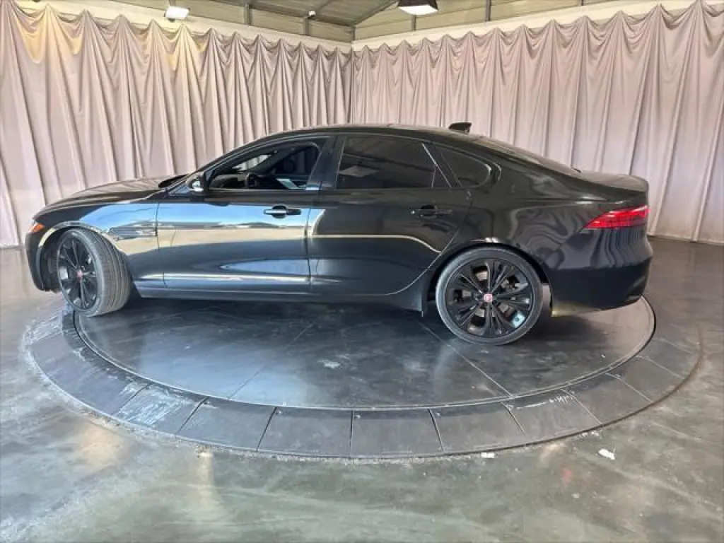 Jaguar XF 2023 P250 SE 4dr Sedan