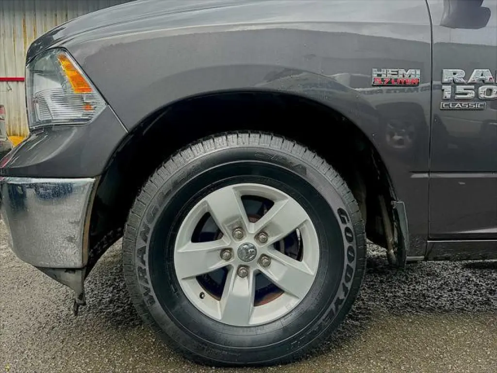 Ram 1500 Classic 2023 4x2 SLT 4dr Crew Cab 6.3 ft. SB Pickup