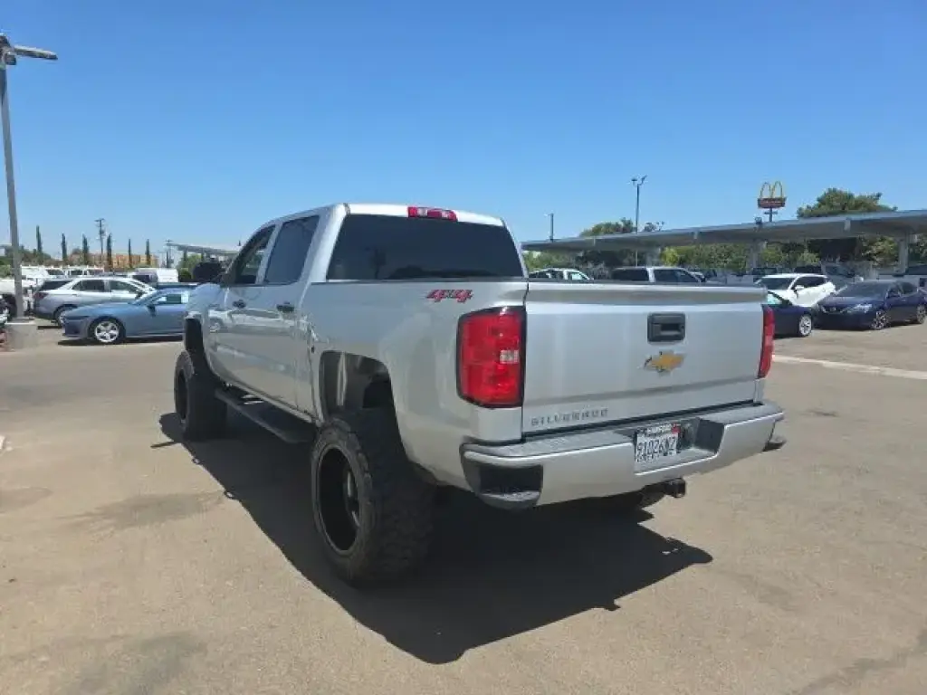 Chevrolet Silverado 1500 2018 4x4 Custom 4dr Crew Cab 5.8 ft. SB