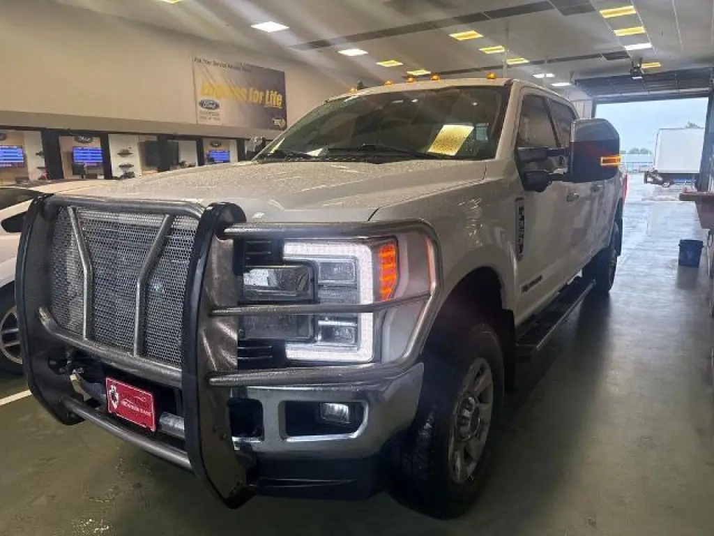 Ford F-350 Super Duty 2019 4x4 Platinum 4dr Crew Cab 8 ft. LB SRW Pickup