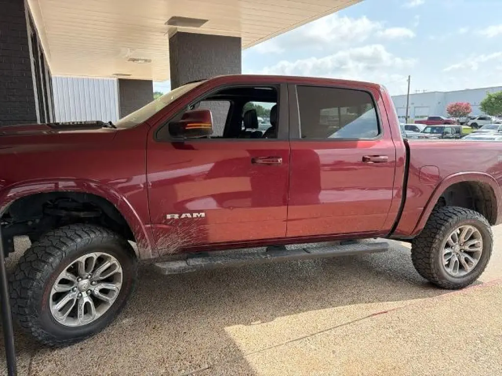 Ram 1500 2020 4x4 Laramie 4dr Crew Cab 5.6 ft. SB Pickup