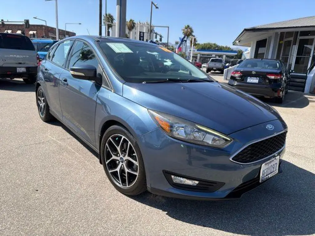 Ford Focus 2018 SEL 4dr Hatchback