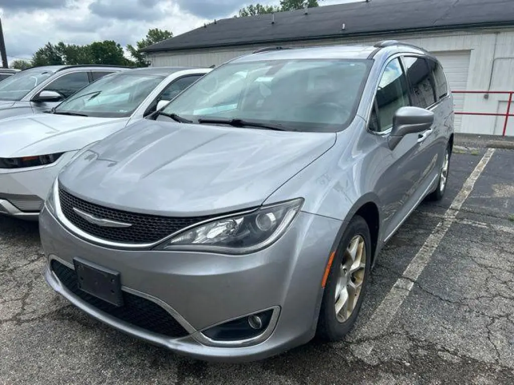 Chrysler Pacifica 2017 Touring 4dr Mini-Van