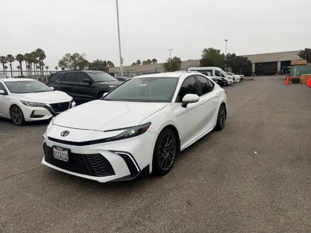 Toyota Camry 2025 SE 4dr Sedan