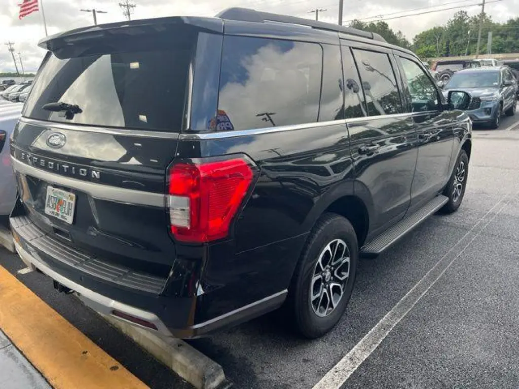 Ford Expedition 2024 4x4 XLT 4dr SUV