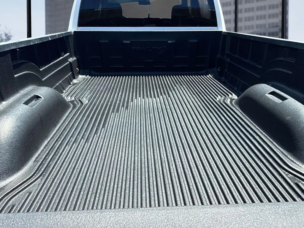 Ram 2500 2017 4x2 Tradesman 4dr Crew Cab 8 ft. LB Pickup