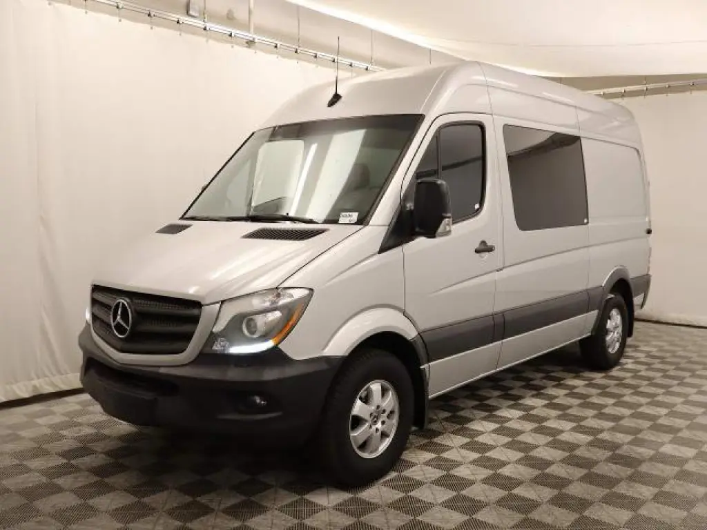 Mercedes-Benz Sprinter 2018 4x2 2500 3dr 144 in. WB High Roof Crew Van