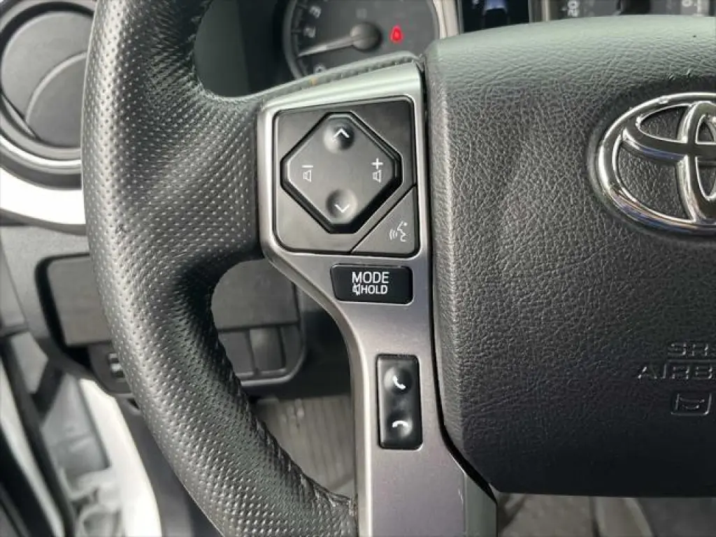 Toyota Tacoma 2021 4x4 SR5 V6 4dr Double Cab 6.1 ft LB