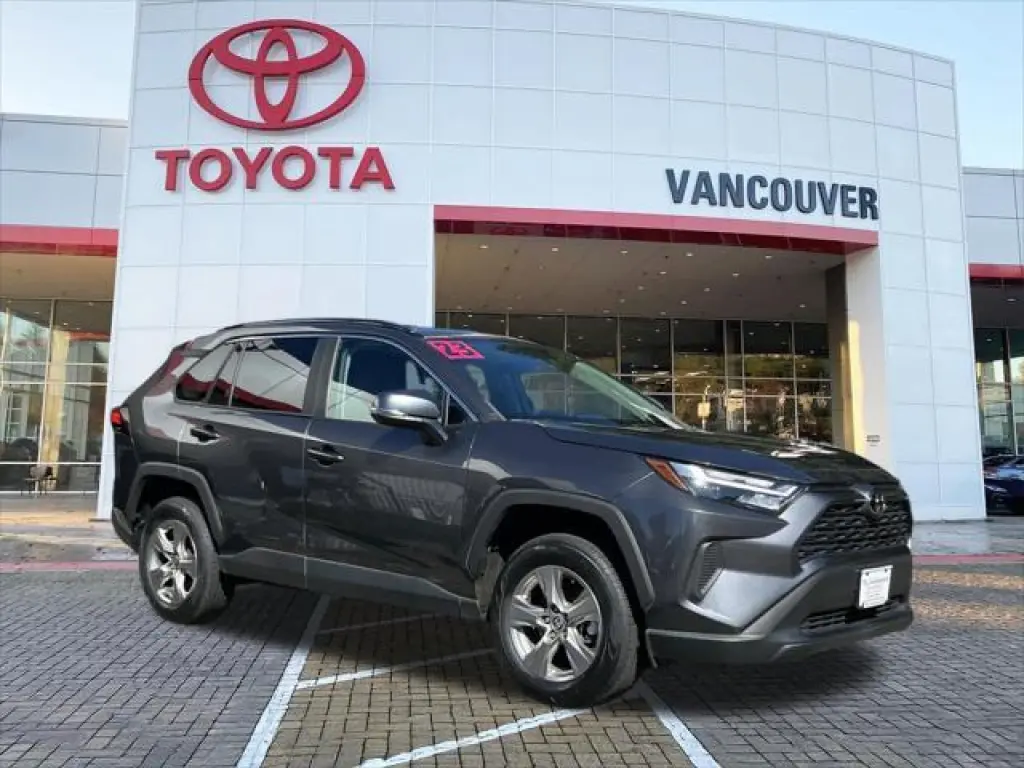 Toyota RAV4 2023 AWD XLE 4dr SUV